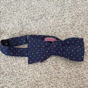 Vineyard Vines Christmas Bow Tie